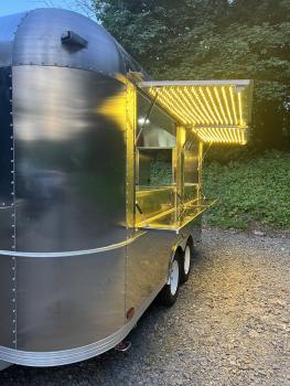 Preview: Unser AIR S450 ist garantiert auf jeder Veranstaltung ein Kundenmagnet. Edelstahlchassis sowie Edelstahleinrichtung lassen keine Wünsche offen. Finanzierung ohne Anzahlung möglich