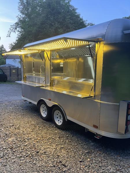 Unser AIR S450 ist garantiert auf jeder Veranstaltung ein Kundenmagnet. Edelstahlchassis sowie Edelstahleinrichtung lassen keine Wünsche offen. Finanzierung ohne Anzahlung möglich